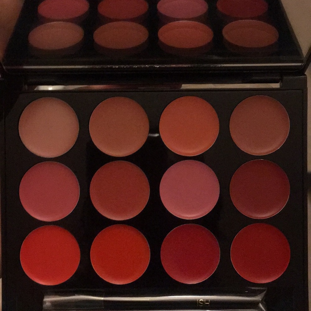 Lip palette